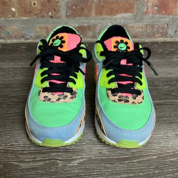 Nike - Picture 3 of 17